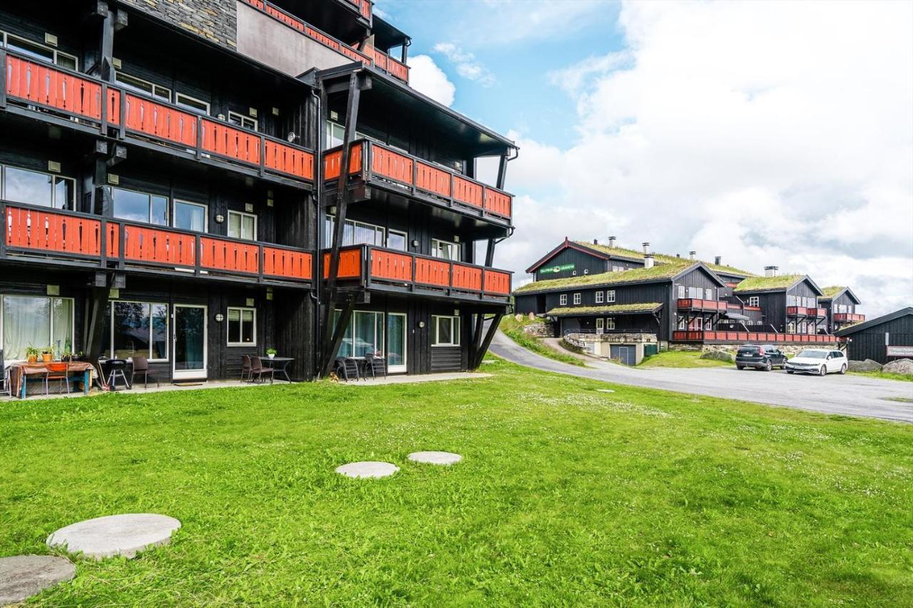 Leilighet Beitostolen Sentrum, Terrasse Og Innendors Parkering エクステリア 写真