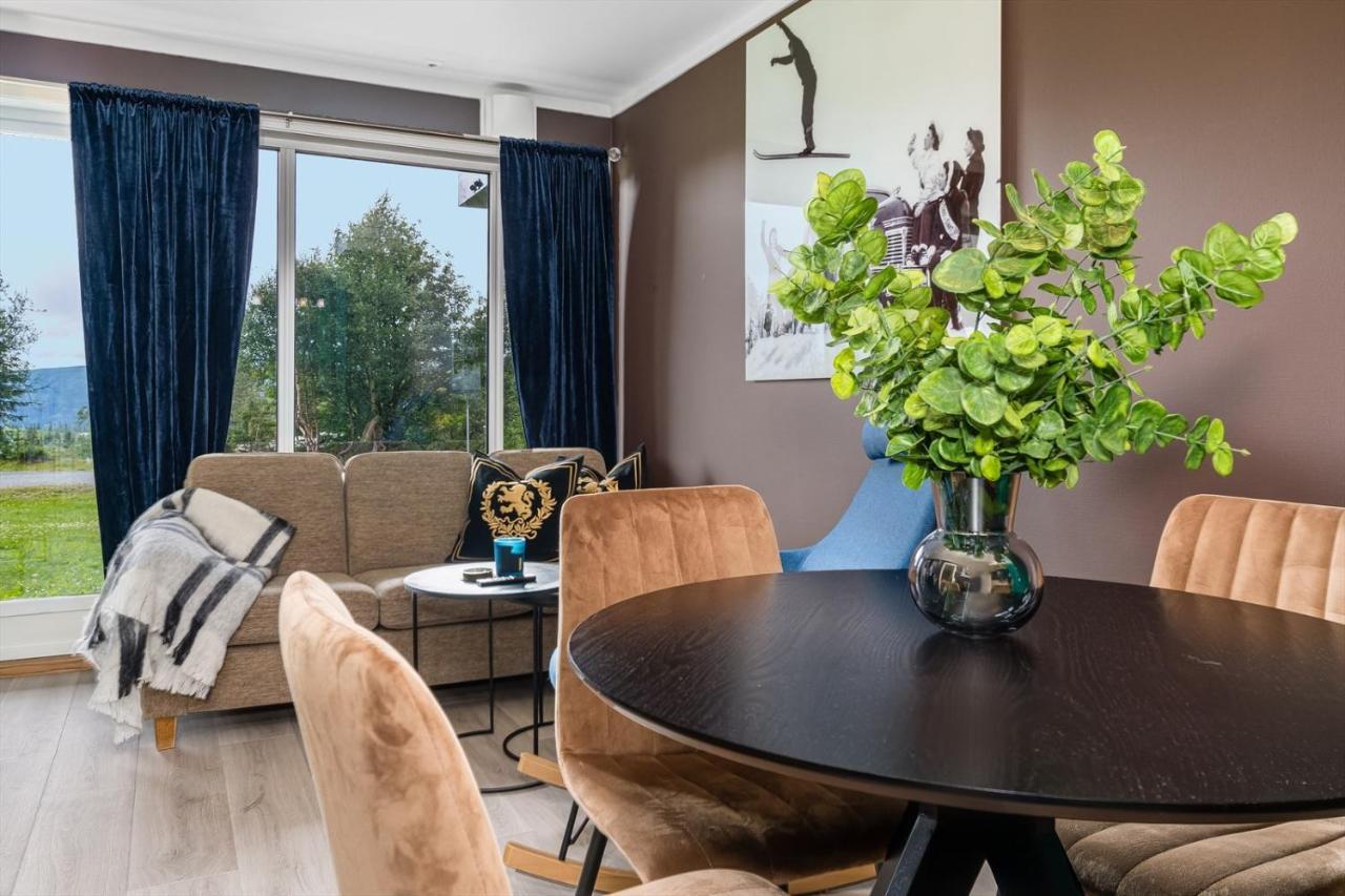 Leilighet Beitostolen Sentrum, Terrasse Og Innendors Parkering エクステリア 写真